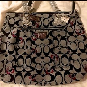 Coach purse gently used no rips or stains.